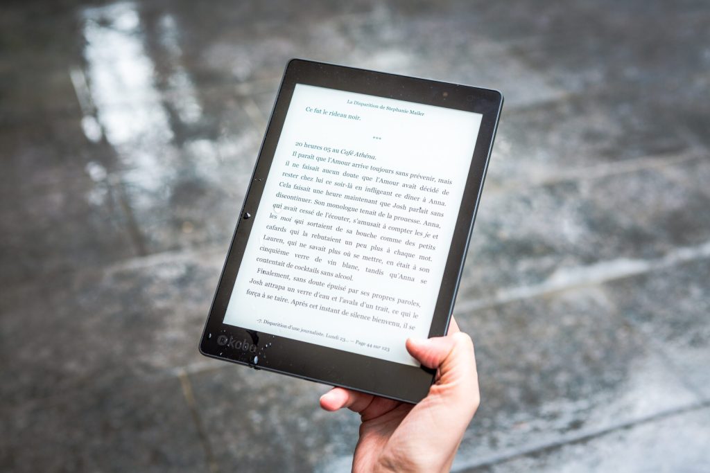 Scrivere un e-book per promuovere la tua attività: ecco come puoi fare